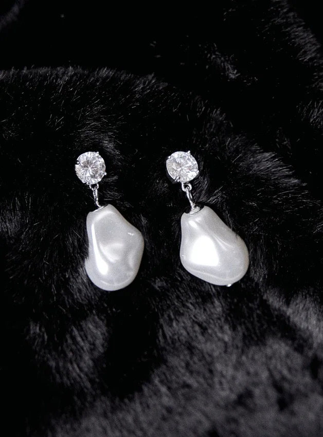 Mottled Pearl Earrings Mottled Pearl Earrings